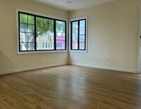 Building Photo - 355 Willits St