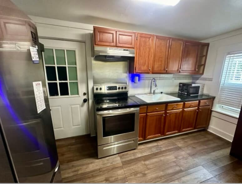 Building Photo - 24 Palmer St