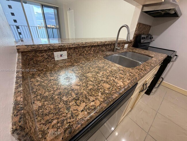 Building Photo - 7601 E Treasure Dr