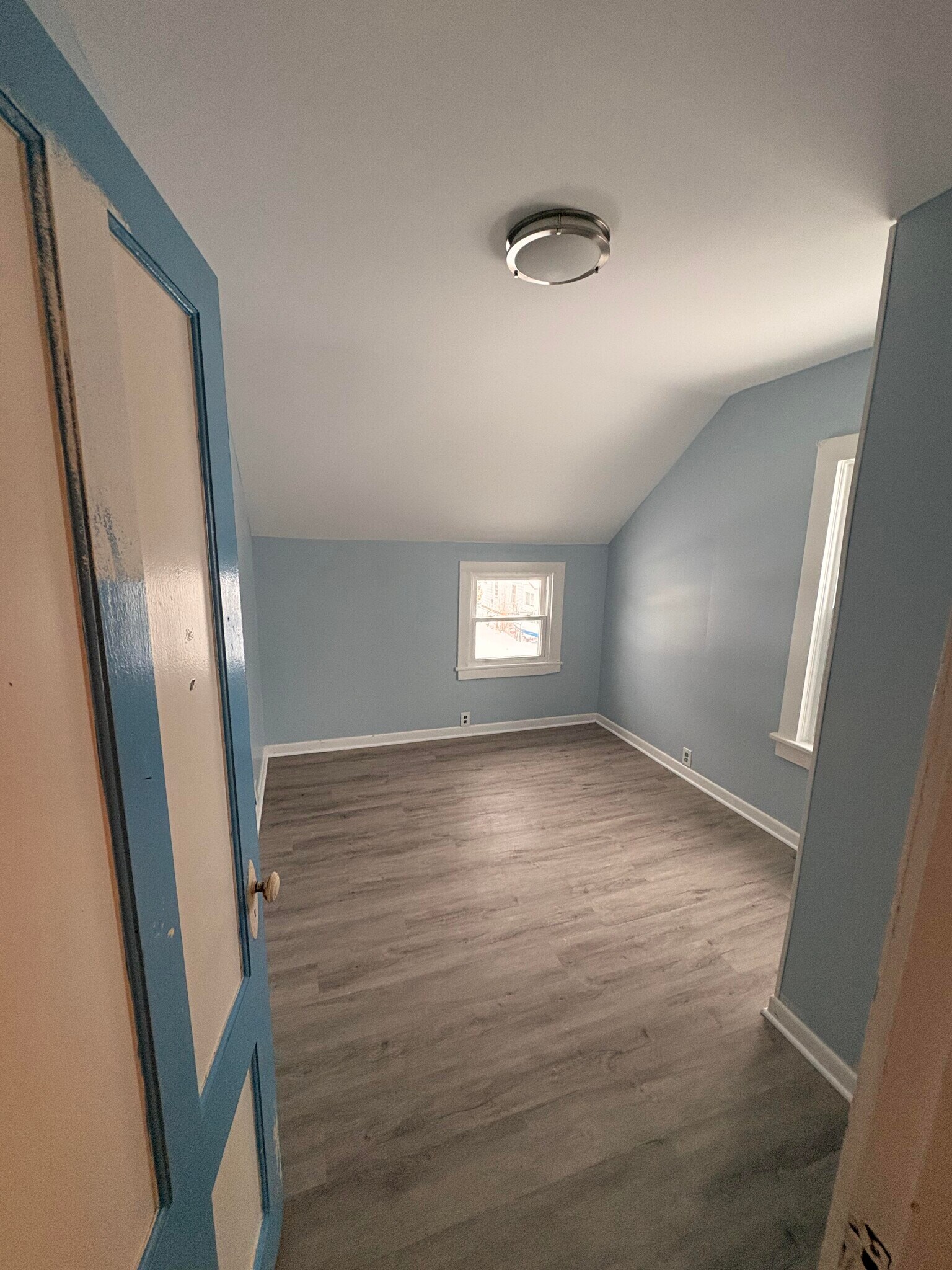 Building Photo - 66 Sea View Ave