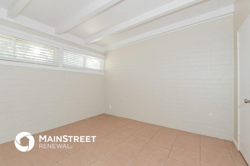 Building Photo - 5913 E Lester Dr