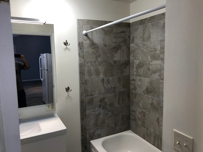 Building Photo - One bedroom home,.Green Township, pet friendly