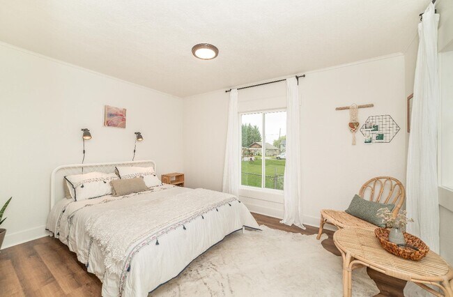 Building Photo - Charming Downtown Vancouver Bungalow