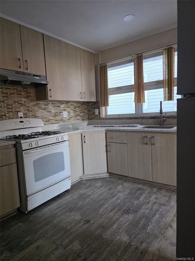 Primary Photo - 13-03 154th St