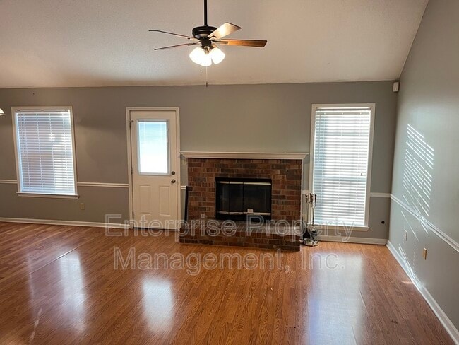 Building Photo - 2559 Broad Ave