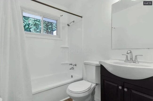 Building Photo - 1644 Eastbrook Dr S