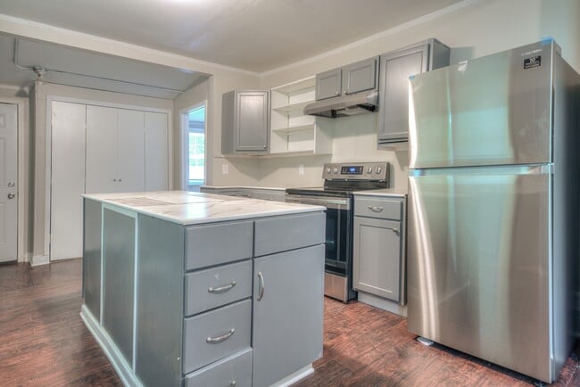 Building Photo - 620 N Moran St