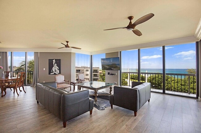 Building Photo - 2401 N Ocean Blvd