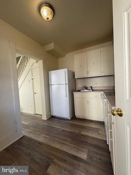 Building Photo - 210 Pear St