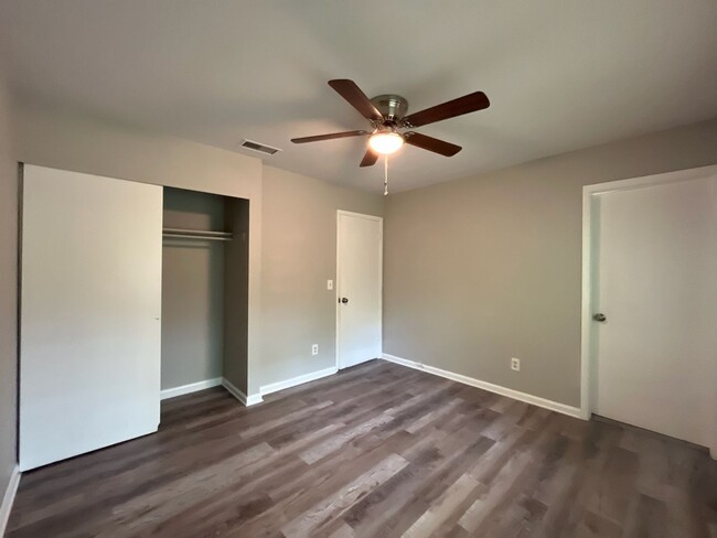 Building Photo - 2300 Welch Dr