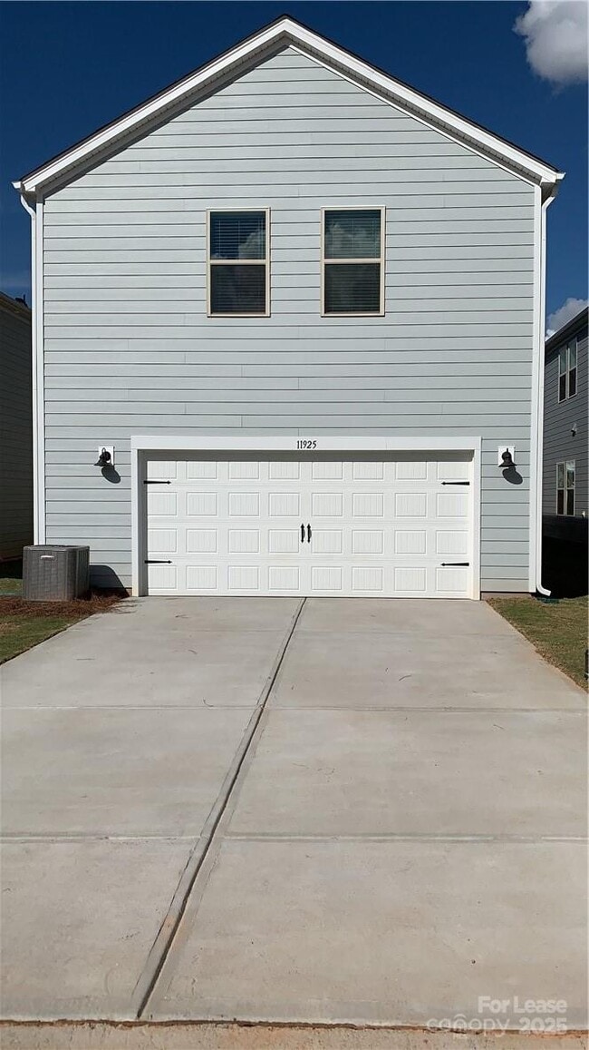 Building Photo - 11925 Silverheel Ln