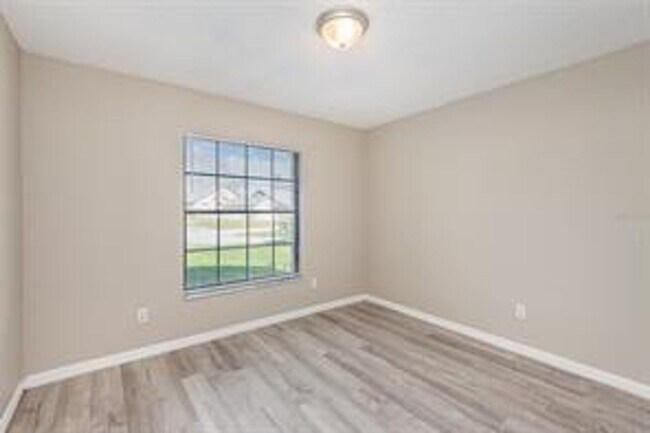Building Photo - 3 Bedroom / 2 Bath Home Available Now in P...