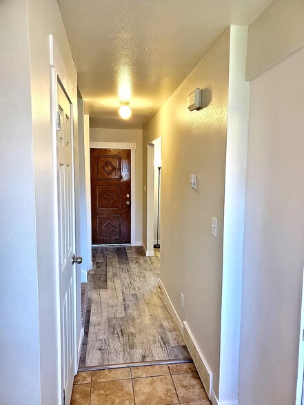 Building Photo - 709 E 600 N