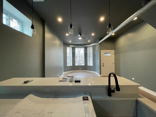 Building Photo - 1531 S Harding Ave