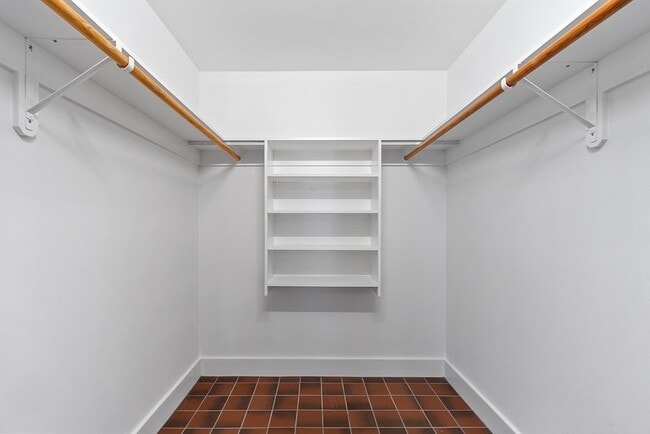 Building Photo - 82 Cedar St