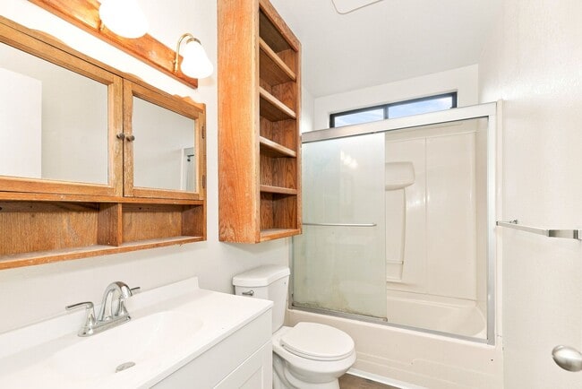 Building Photo - 831 Lightwood Ct
