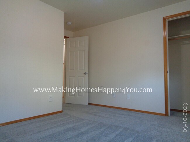 Building Photo - 405 Lavender St