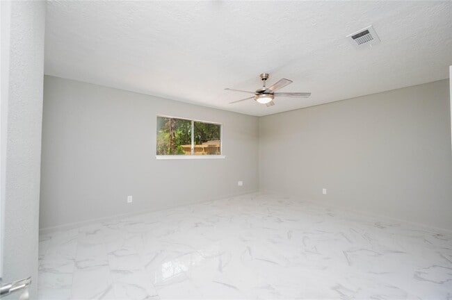 Building Photo - 201 S Ridgeway Dr