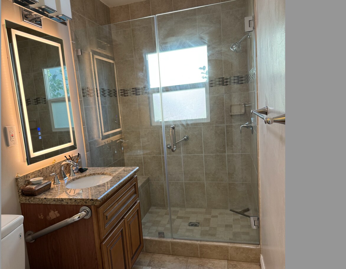 Bathroom - 5625 Cantaloupe Ave
