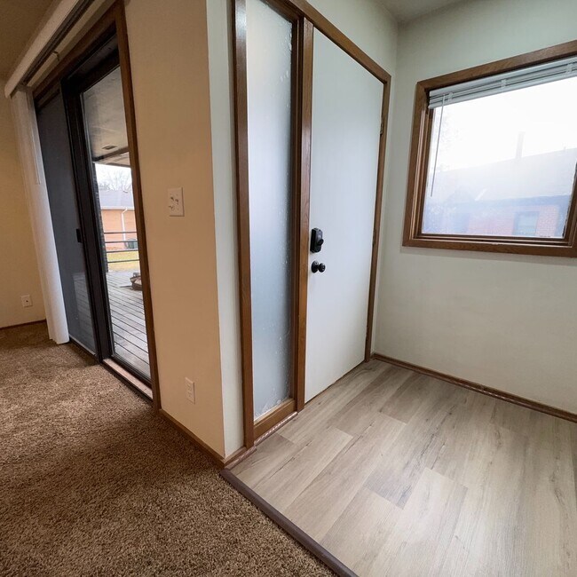 Building Photo - Stylish 1-Bedroom Apartment with Luxurious Updates in a Serene Setting