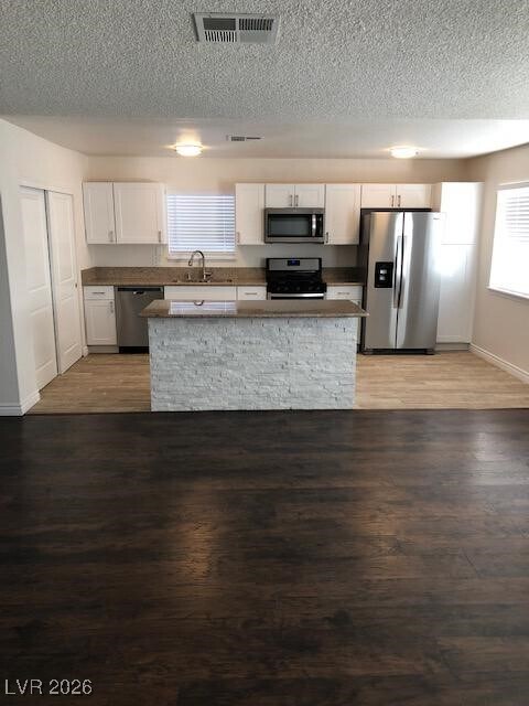 Building Photo - 6382 Creston Ave