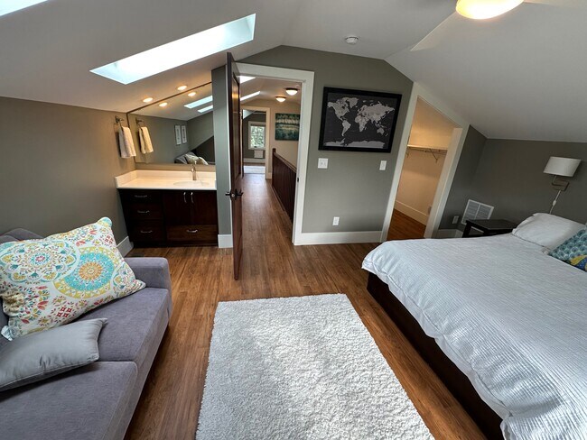 Building Photo - 4015 Wood End Dr