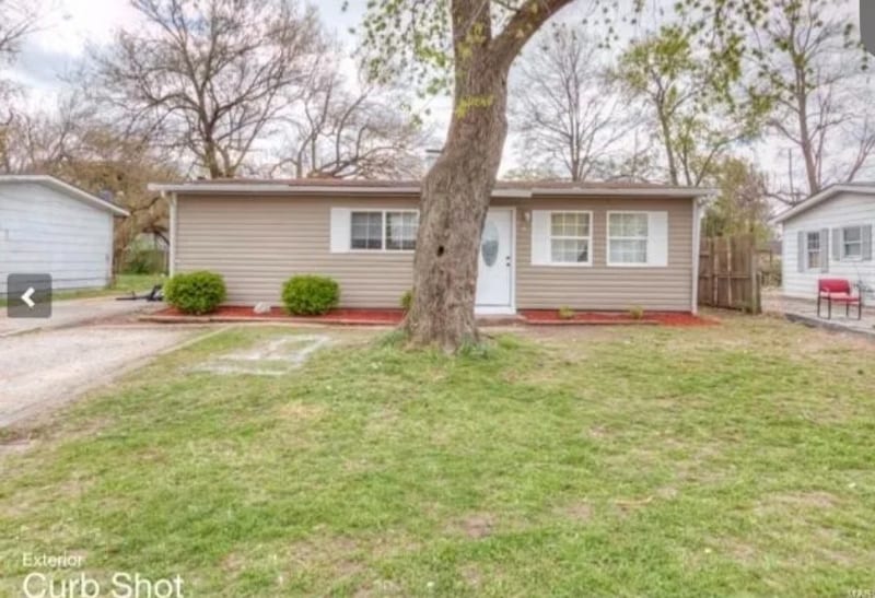 Building Photo - 148 St James Ln