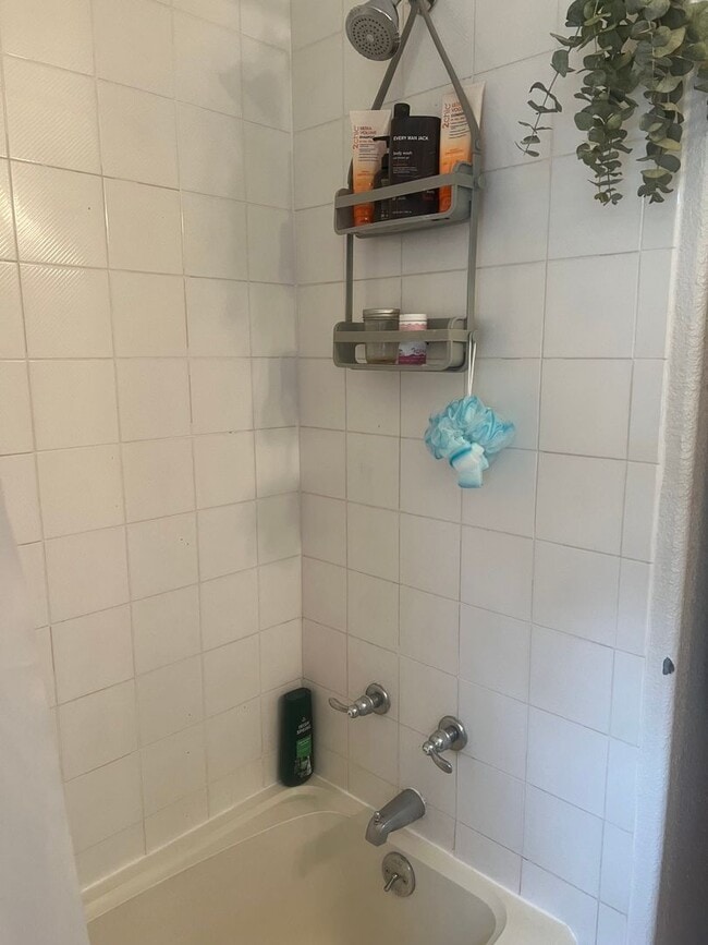 Building Photo - Spacious 4b/3ba House in North Boulder! Available NOW!