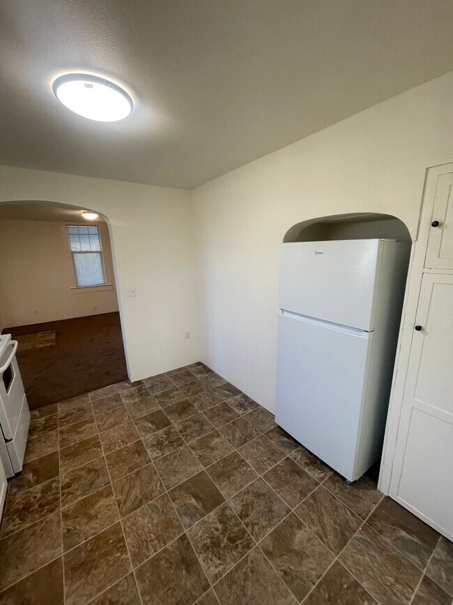 Building Photo - 530 Grove St