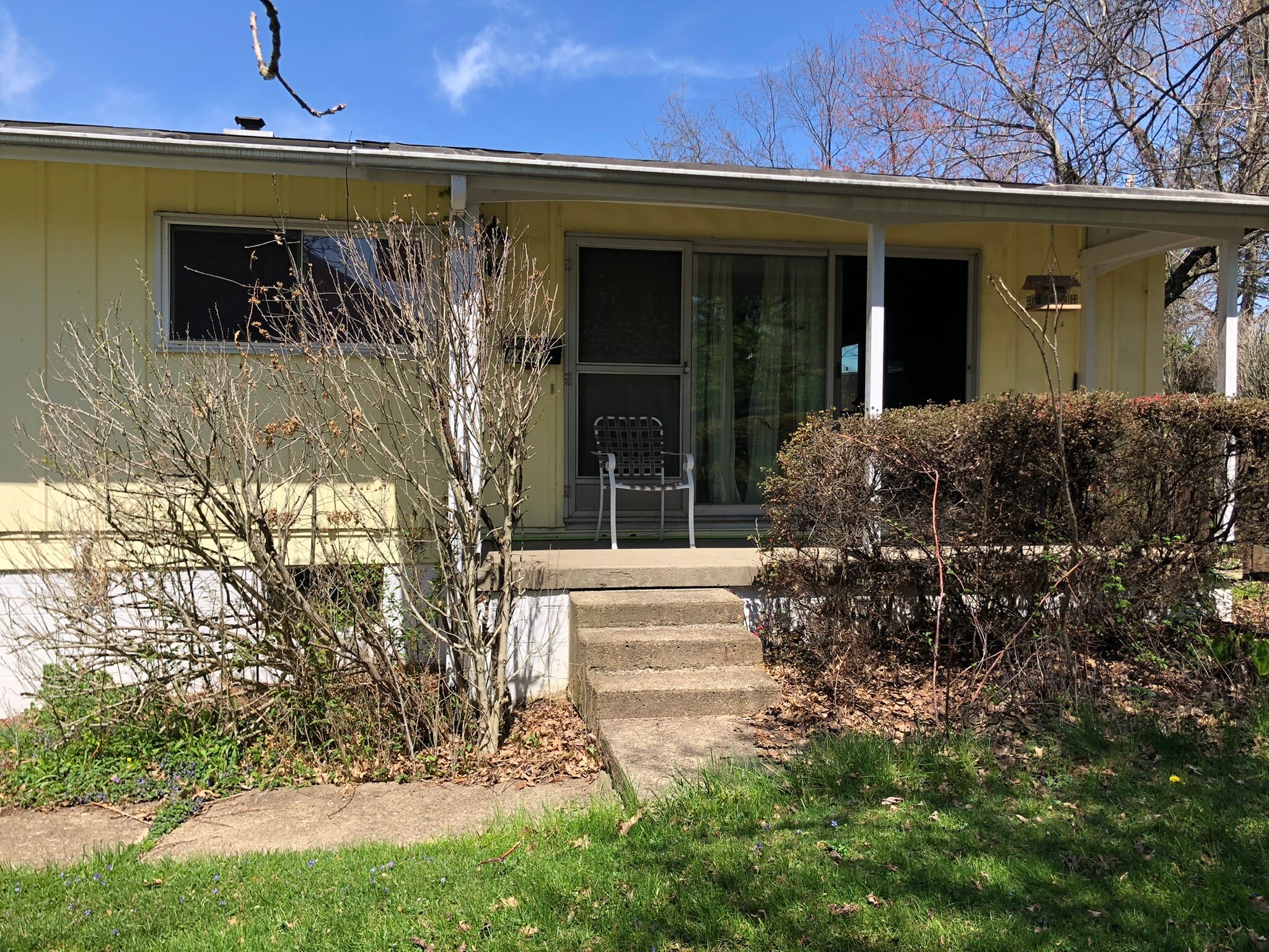 Building Photo - 463 Lawnview Cir