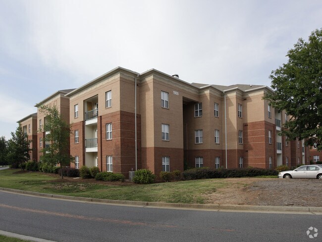 Building Photo - University Courtyard