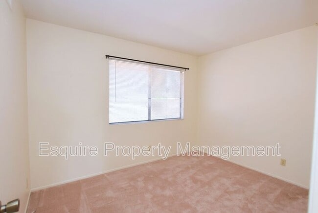 Building Photo - 2032 Birchdale Ct