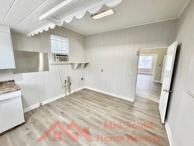 Building Photo - 3592 Vivia Ave