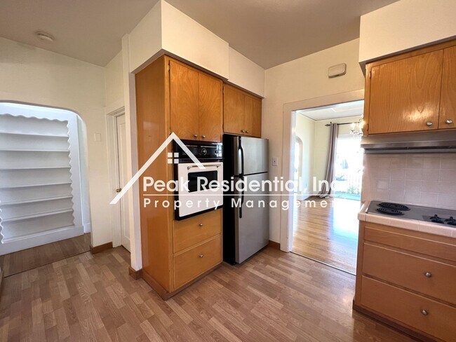 Building Photo - Charming East Sacramento 1bd/1ba - Must See!