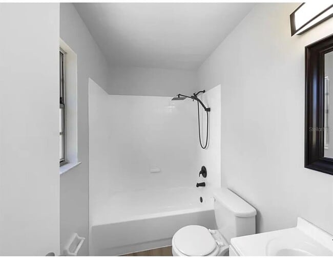 Building Photo - 1541 SW Curry St