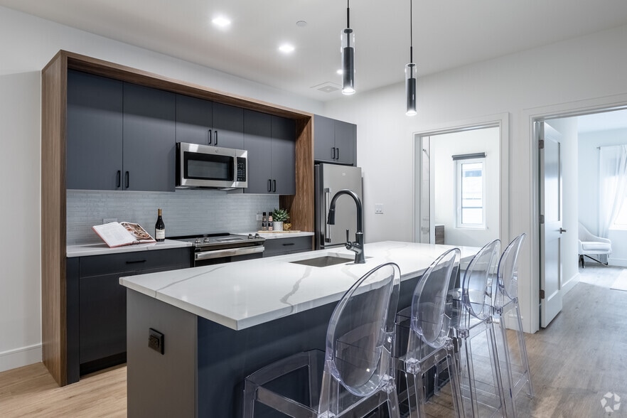 2BR 2BA - 1,204SF - 20 Grand