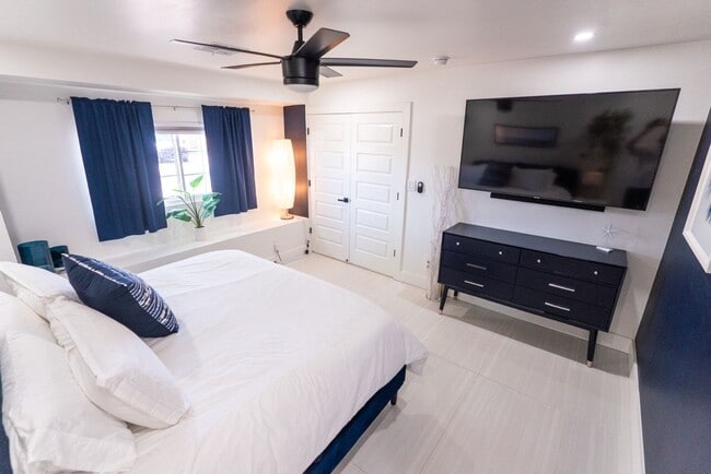 Building Photo - Spacious 4BR House in Scottsdale