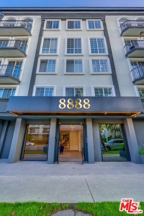 Building Photo - 8888 W 3rd St