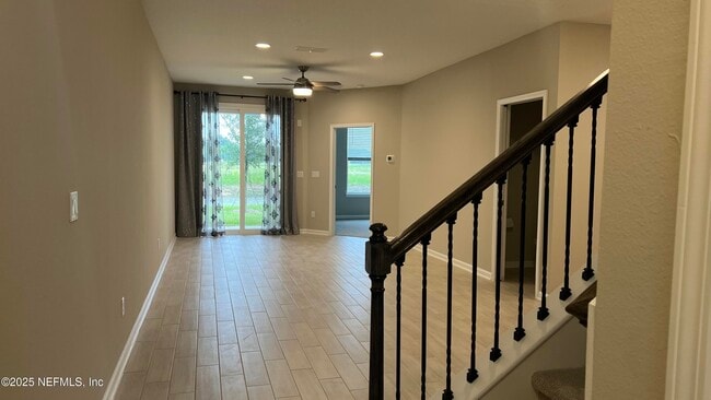 Building Photo - 742 Cherry Elm Dr