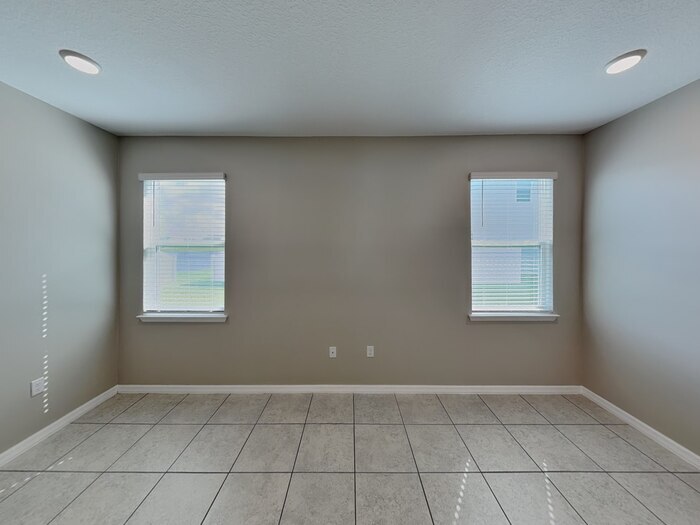 Building Photo - 5621 Camilla St