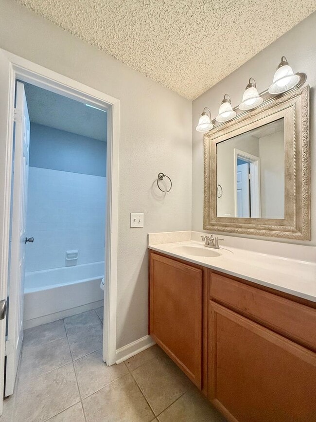 Building Photo - Condo for Lease