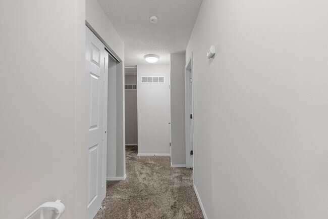 Building Photo - Spacious 4-Bed, 3-Bath Family Home