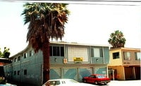Building Photo - 1864 Locust Ave.