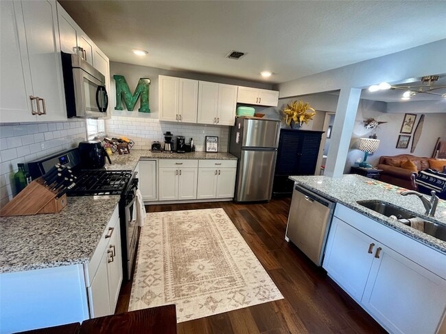 Building Photo - 715 North Ave