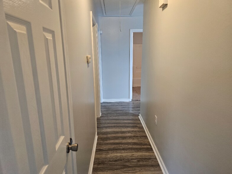 Building Photo - 4416 Rhodes Dr