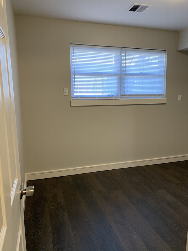 Building Photo - 2428 W Savannah Villa Oaks