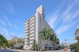 Building Photo - 1300 Lincoln Rd