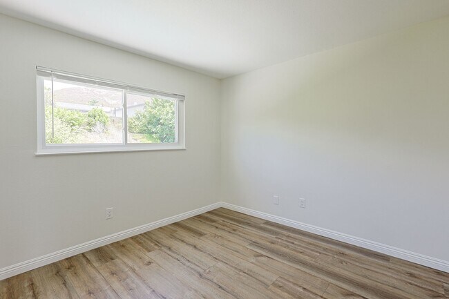 Building Photo - 4 Bed | 2.5 Bath Single-Family Home at the Base of Cowles Mountain