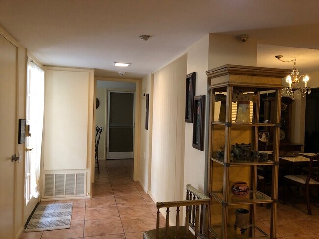 Building Photo - Lovely Home Steps Away From All the Amenities in Leisure World, in 45+ Active Adult Community Ava...