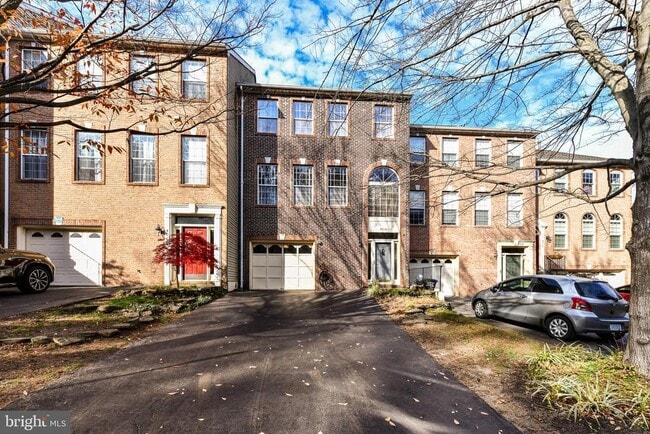 Building Photo - 4014 Rosemeade Dr